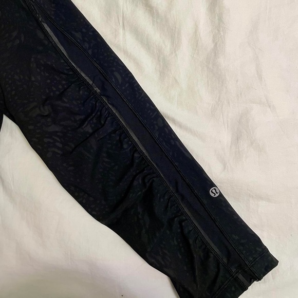 black lululemon cropped leggings - Picture 3 of 3